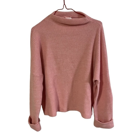 H&M TURTLE NECK RELAXED COZY SOFT PINK SWEATER SIZE S - Picture 1 of 6